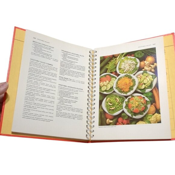 Betty Crockers Cookbook 1983 Tenth Printing Golden Press Spiral Hardcover Recipe - Picture 6 of 11